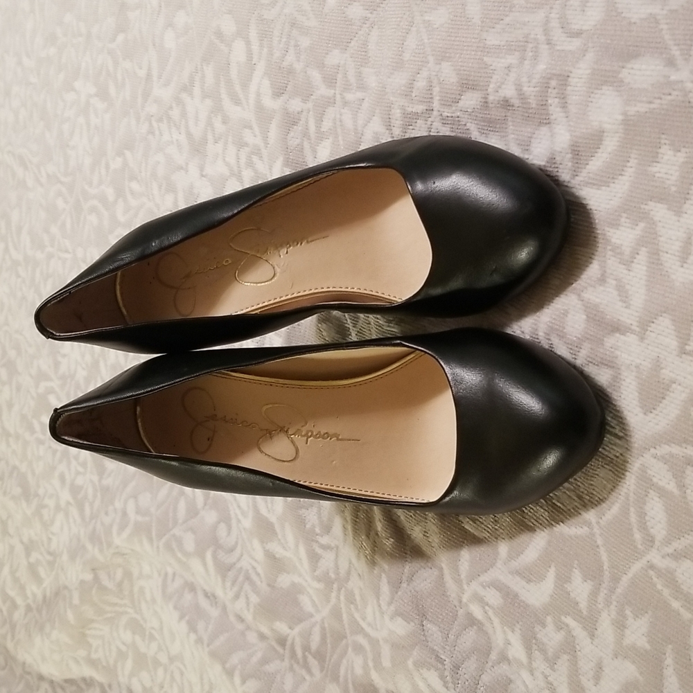 Jessica Simpson high heels size 7 color Black
